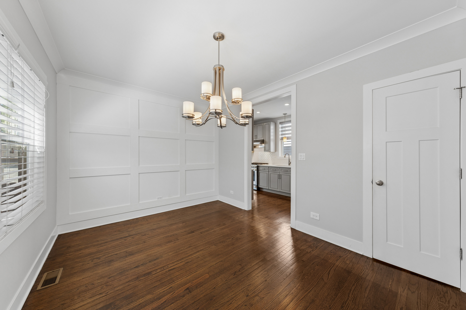 925 Harlem Avenue