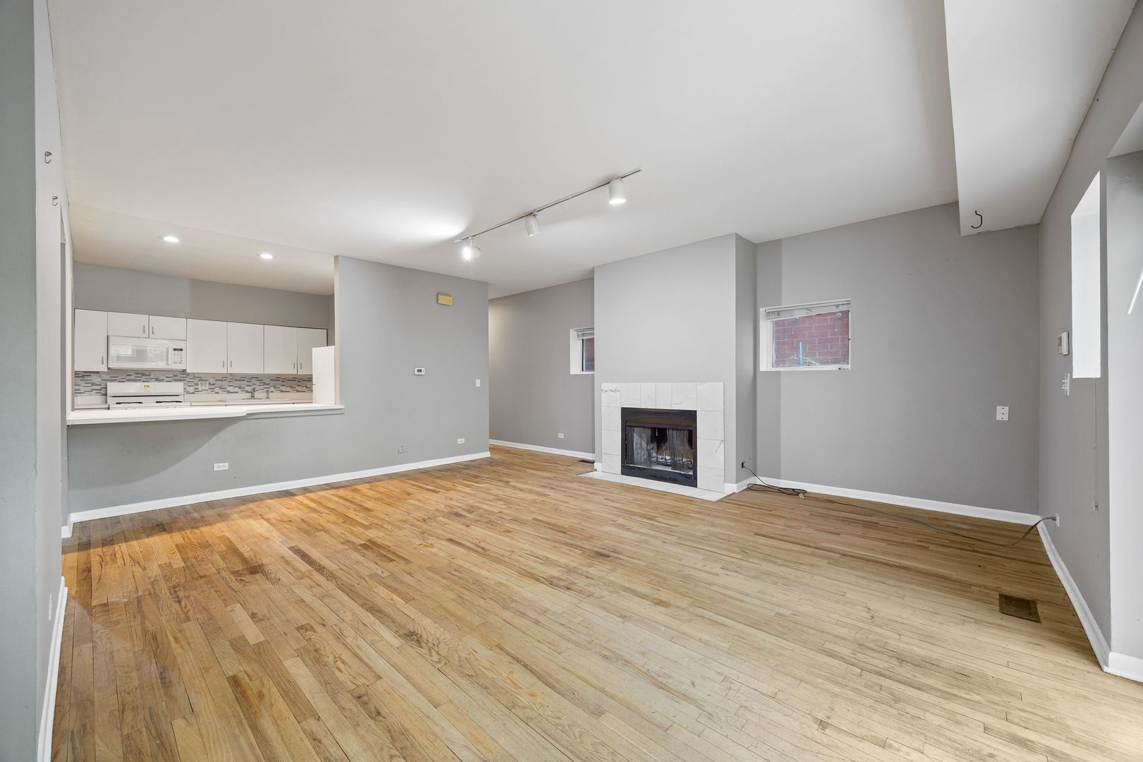 730 W Schubert Avenue Unit: G