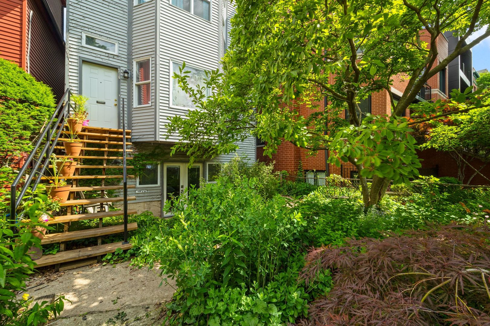 730 W Schubert Avenue Unit: G