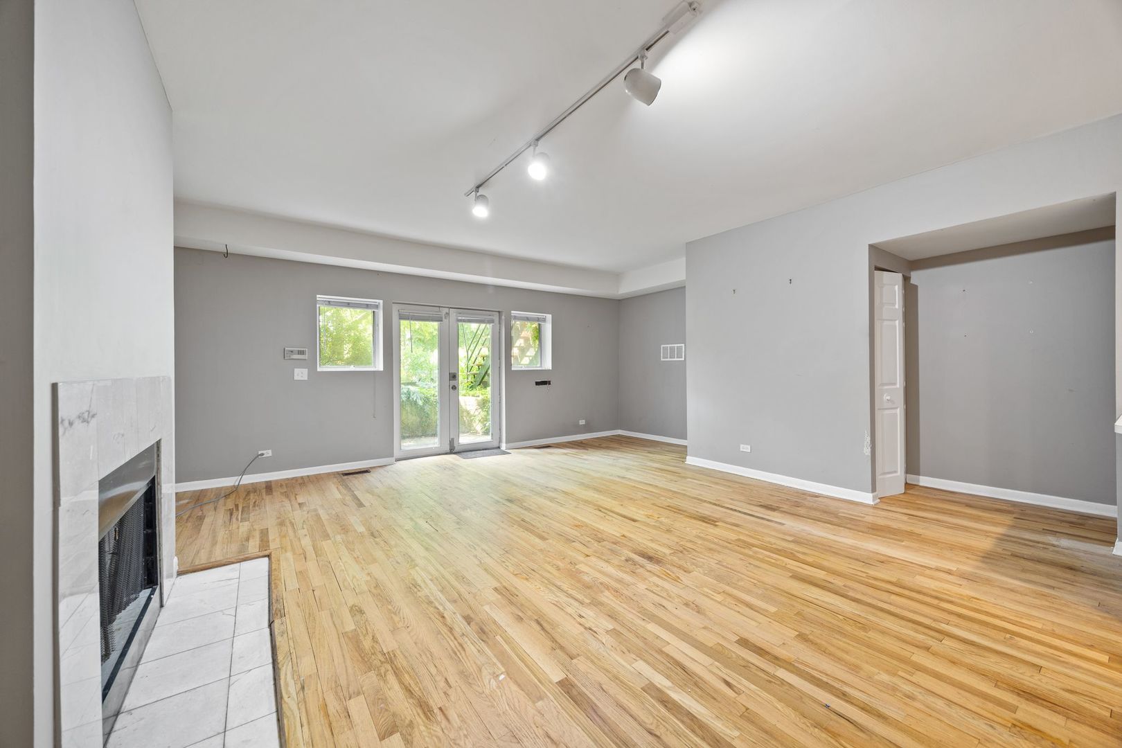 730 W Schubert Avenue Unit: G