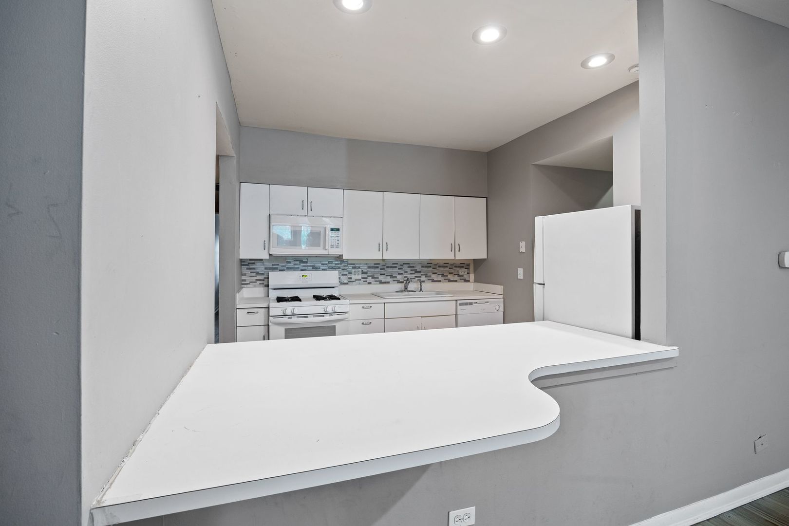 730 W Schubert Avenue Unit: G