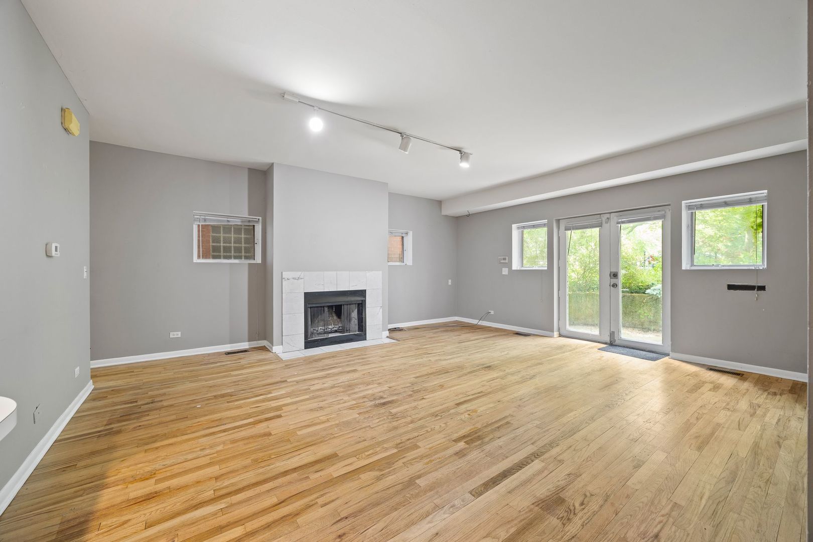 730 W Schubert Avenue Unit: G
