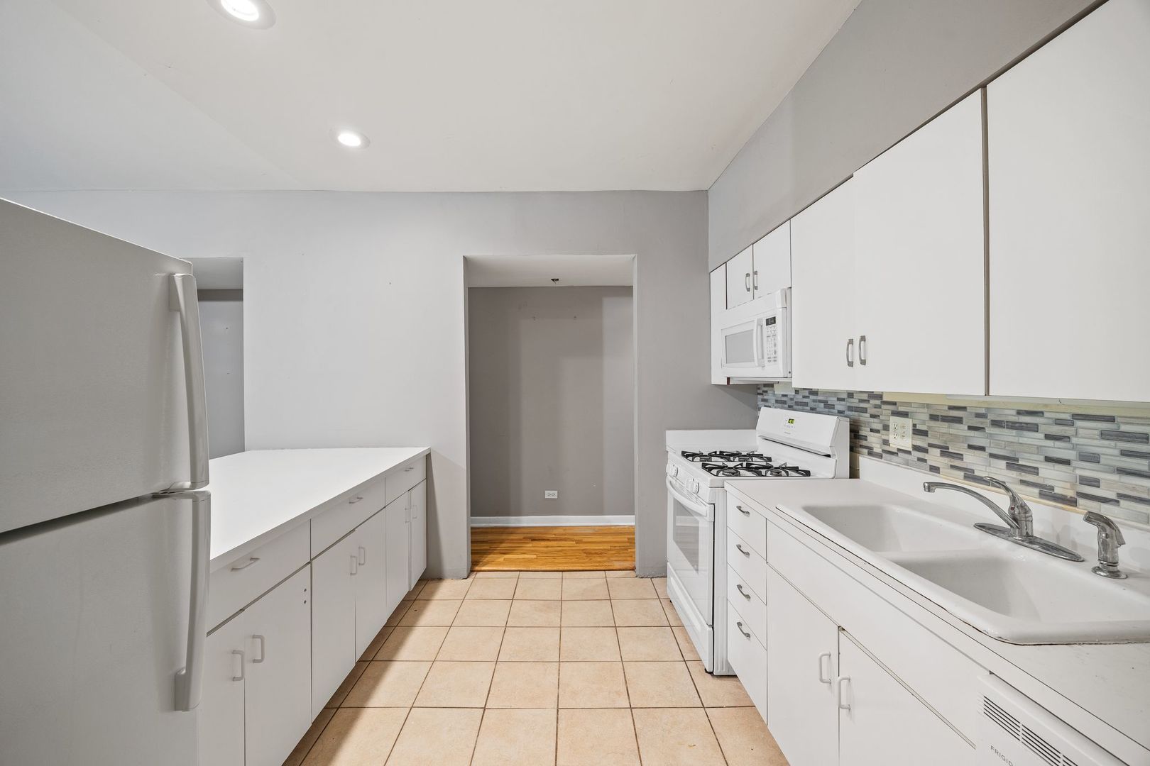 730 W Schubert Avenue Unit: G