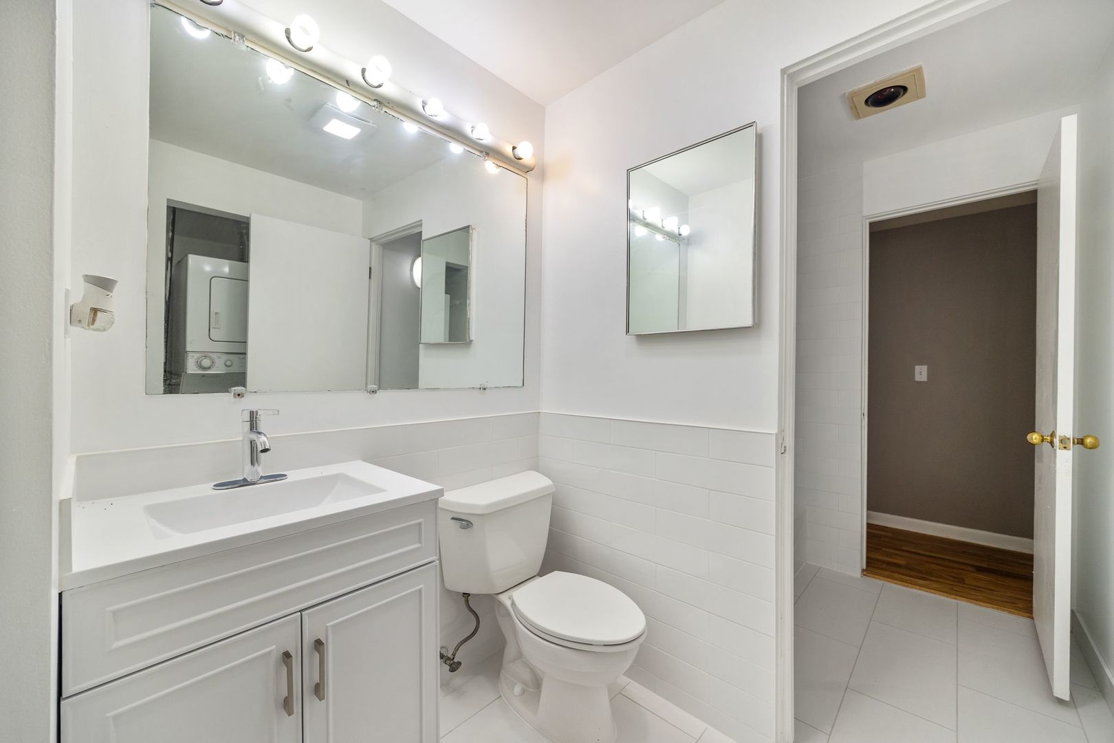 730 W Schubert Avenue Unit: G