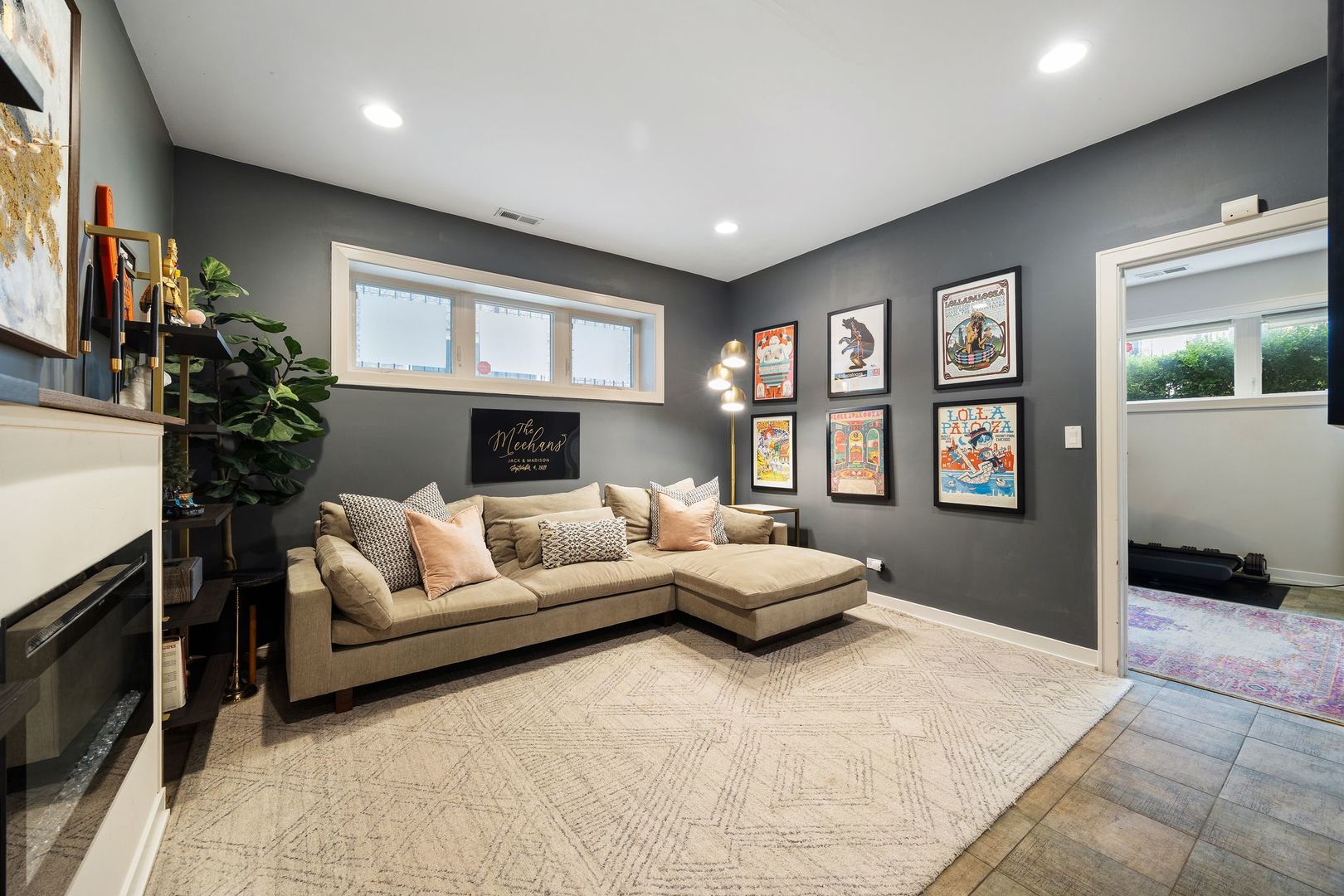 4042 N WESTERN Avenue Unit: 1N