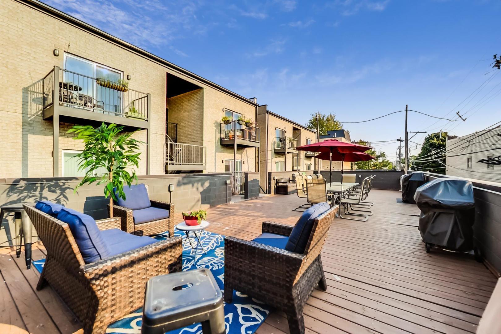 4042 N WESTERN Avenue Unit: 1N
