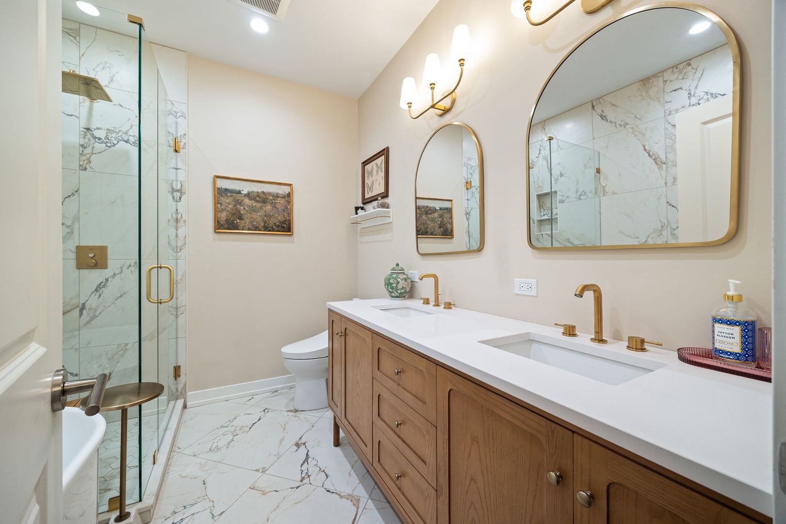 4042 N WESTERN Avenue Unit: 1N