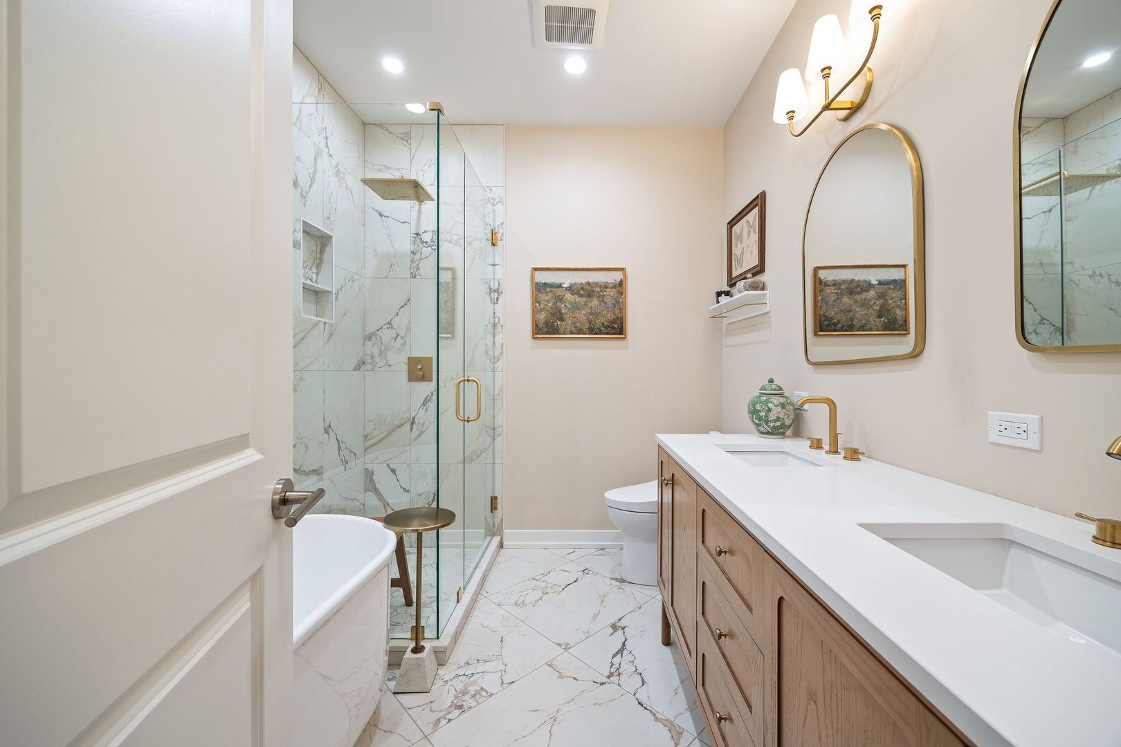4042 N WESTERN Avenue Unit: 1N