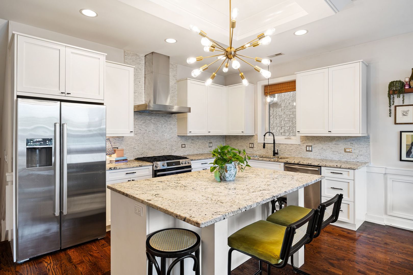 4042 N WESTERN Avenue Unit: 1N