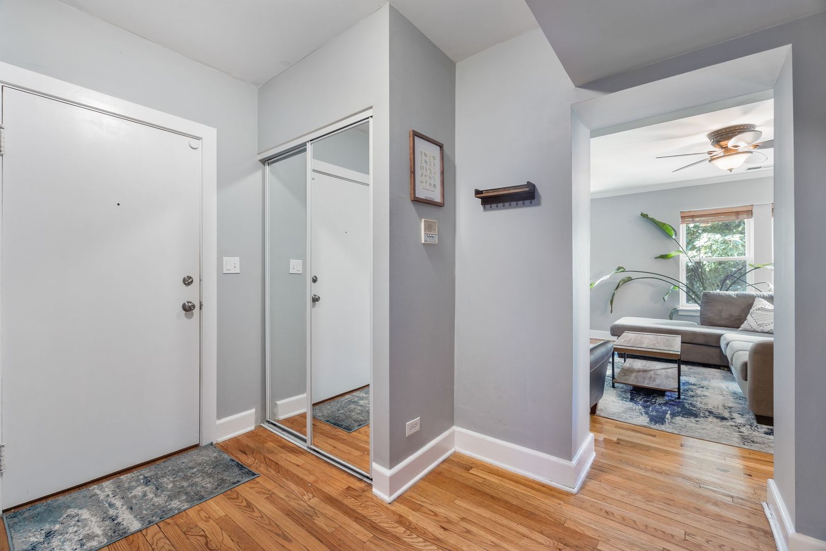 3456 N Janssen Avenue Unit: F2