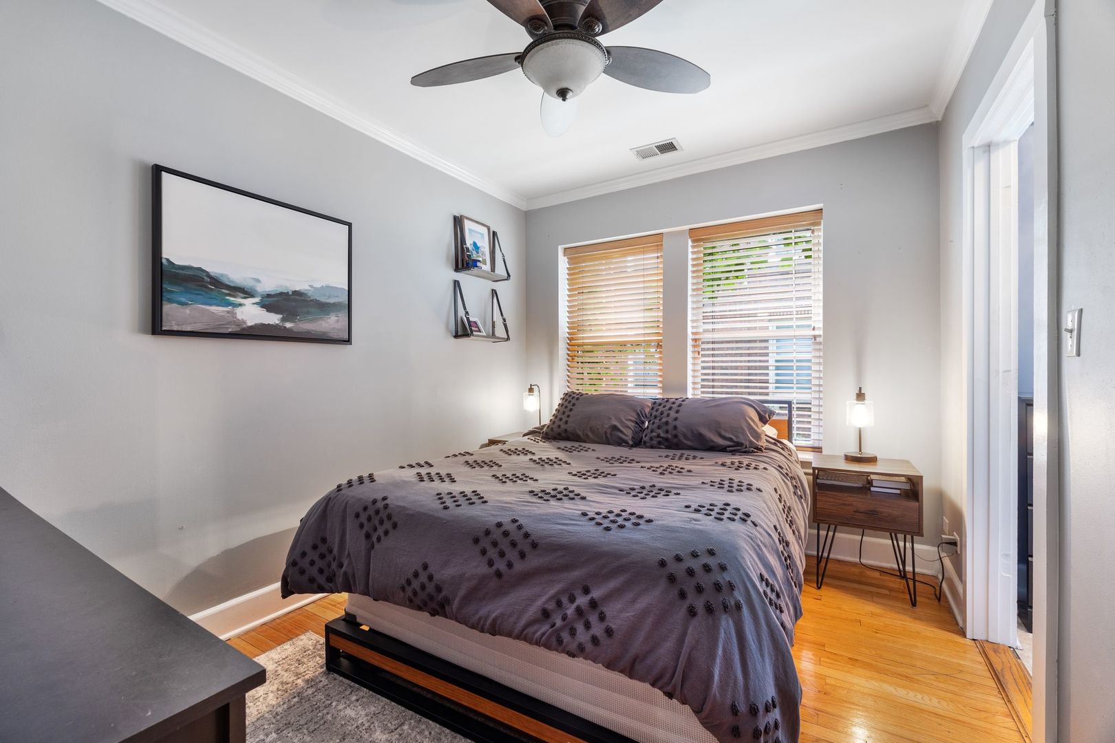 3456 N Janssen Avenue Unit: F2