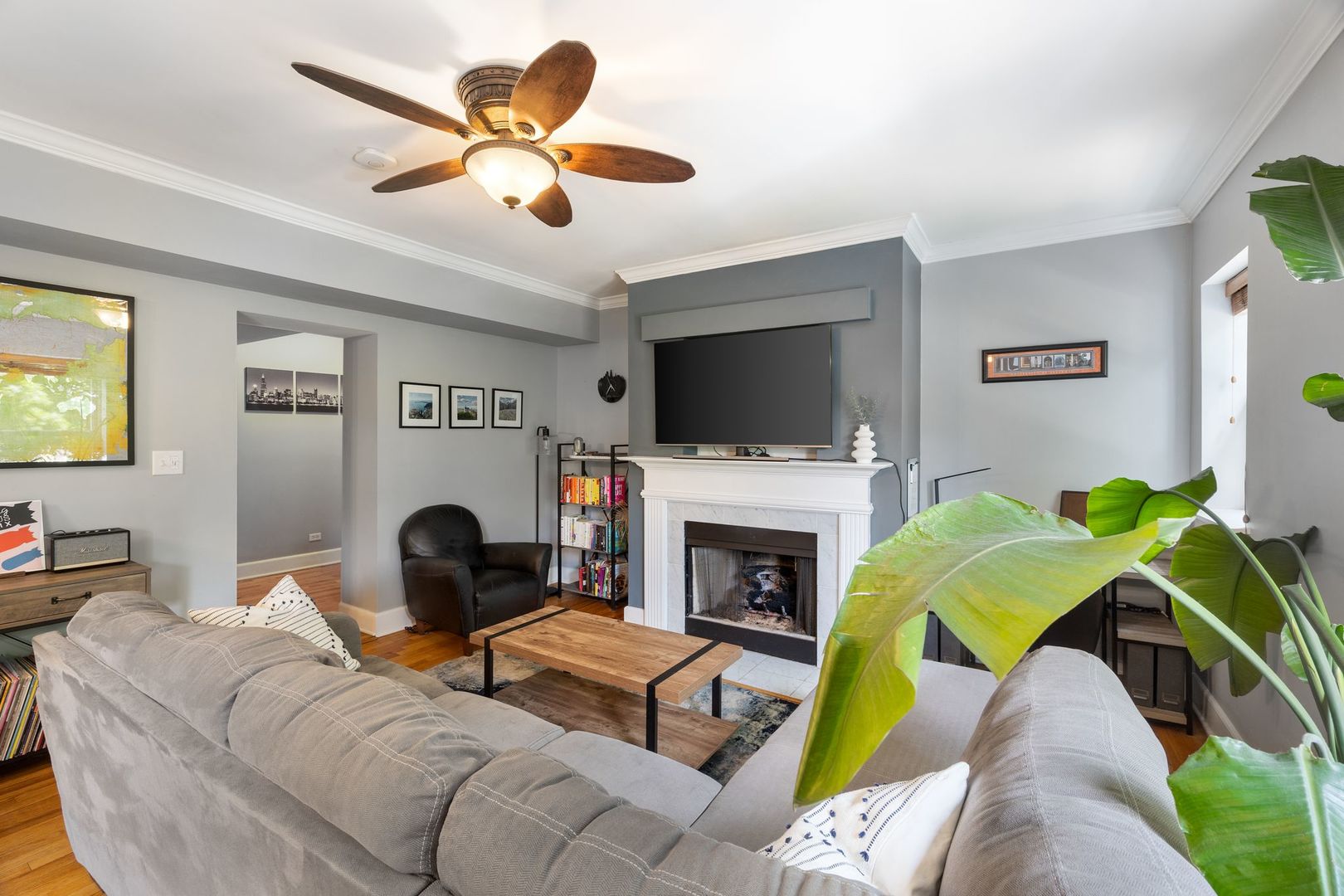 3456 N Janssen Avenue Unit: F2