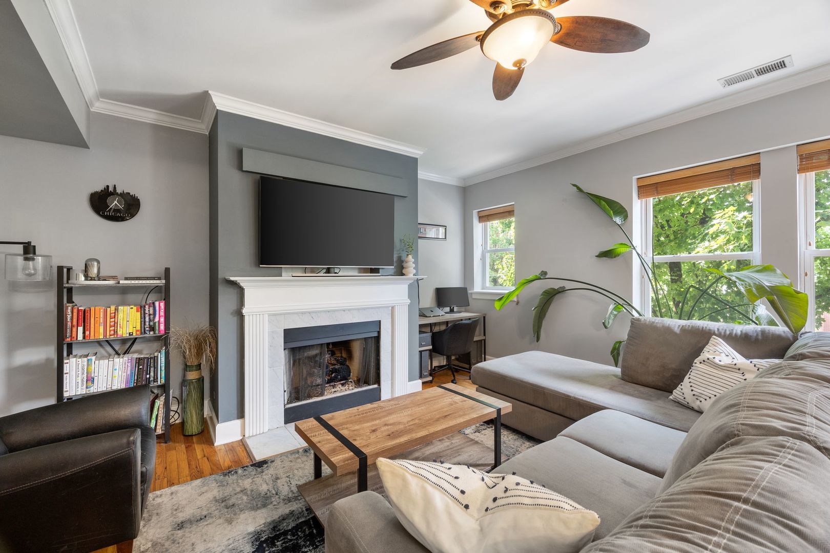 3456 N Janssen Avenue Unit: F2