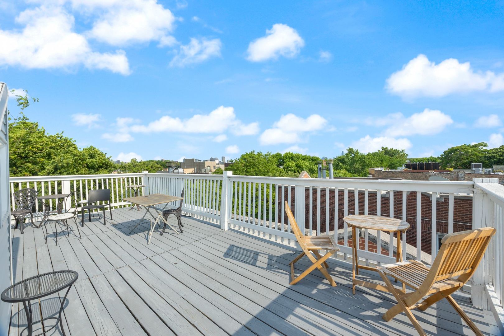 3456 N Janssen Avenue Unit: F2