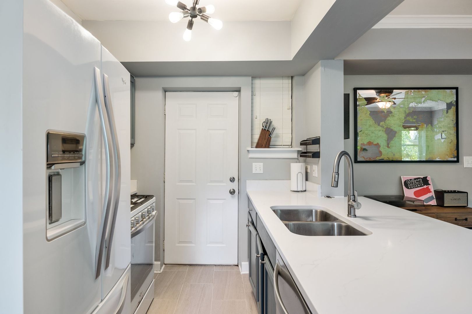 3456 N Janssen Avenue Unit: F2