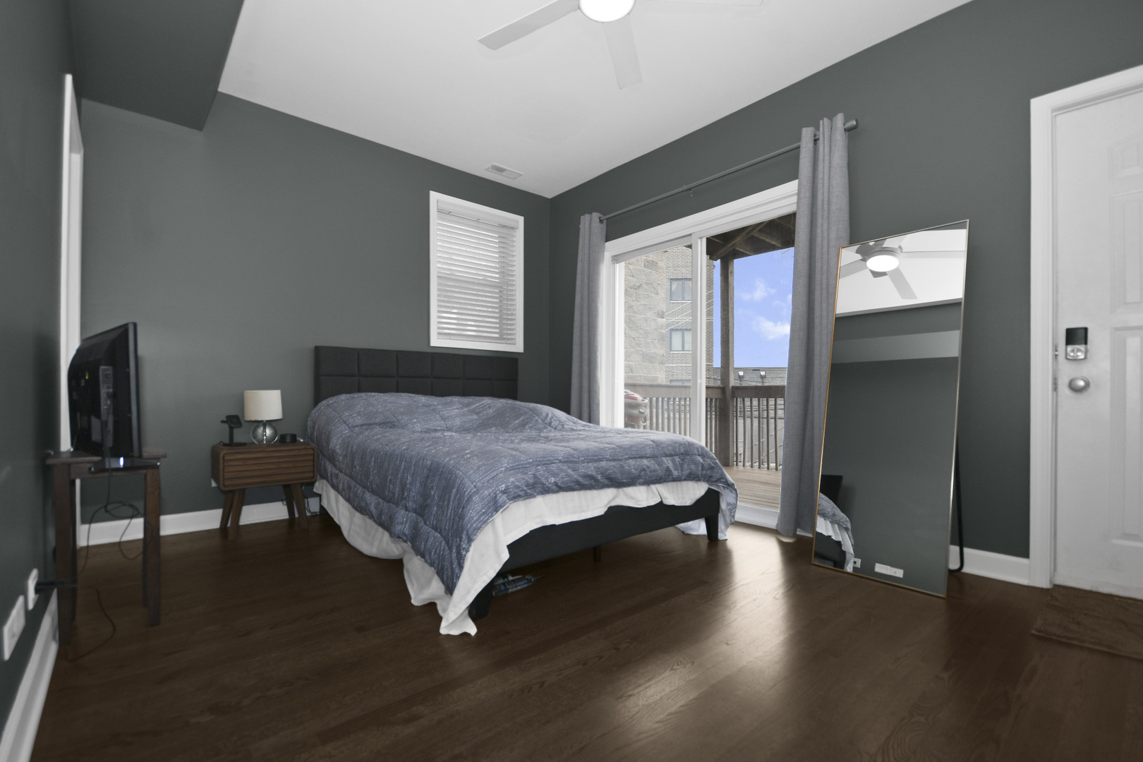 2840 N Damen Avenue Unit: 2