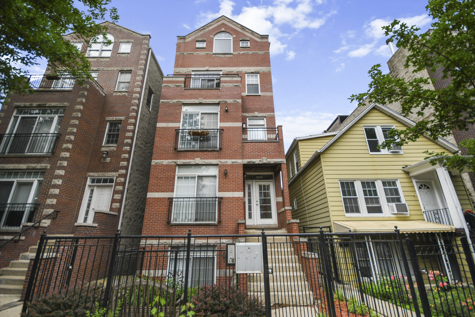 2840 N Damen Avenue Unit: 2