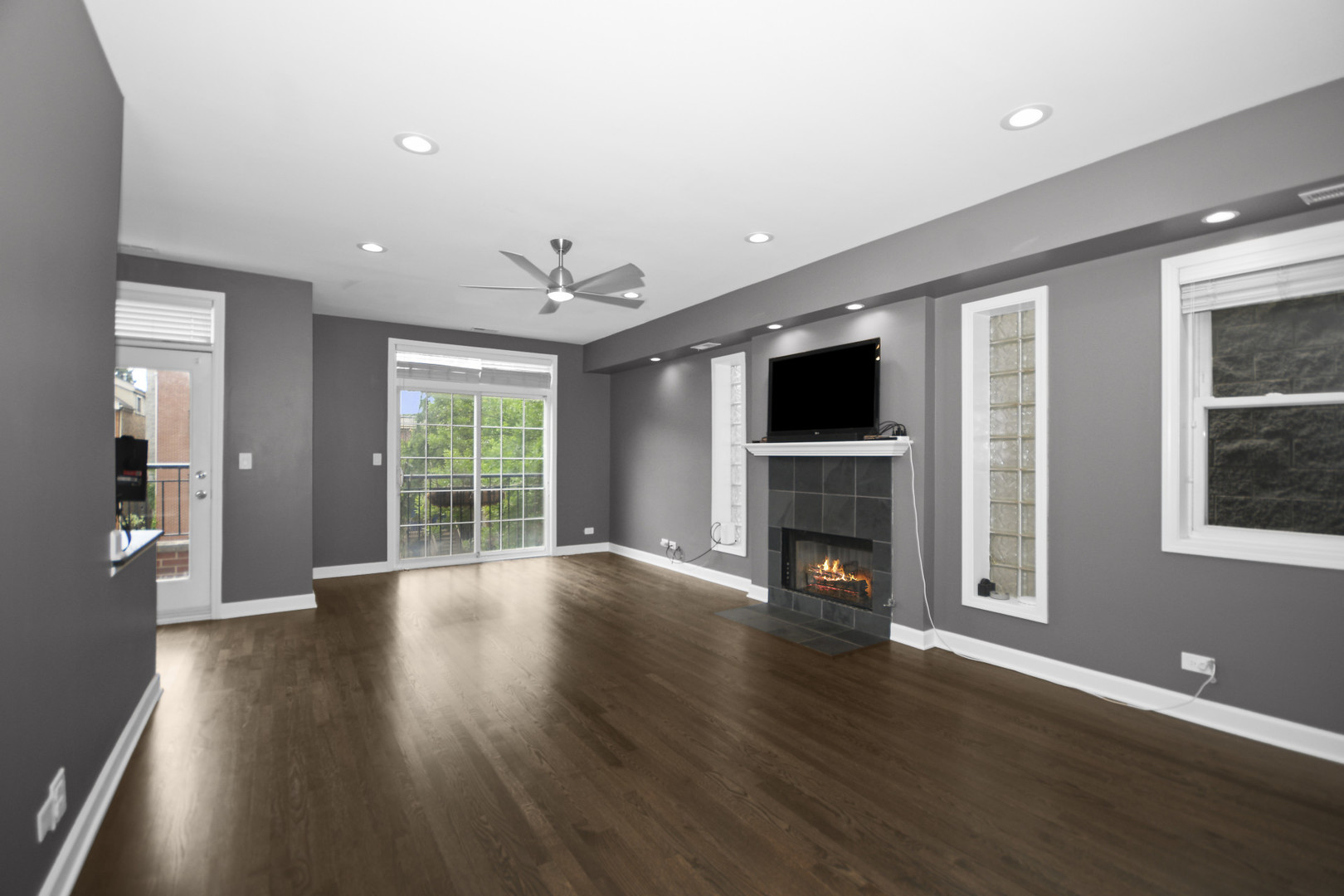 2840 N Damen Avenue Unit: 2