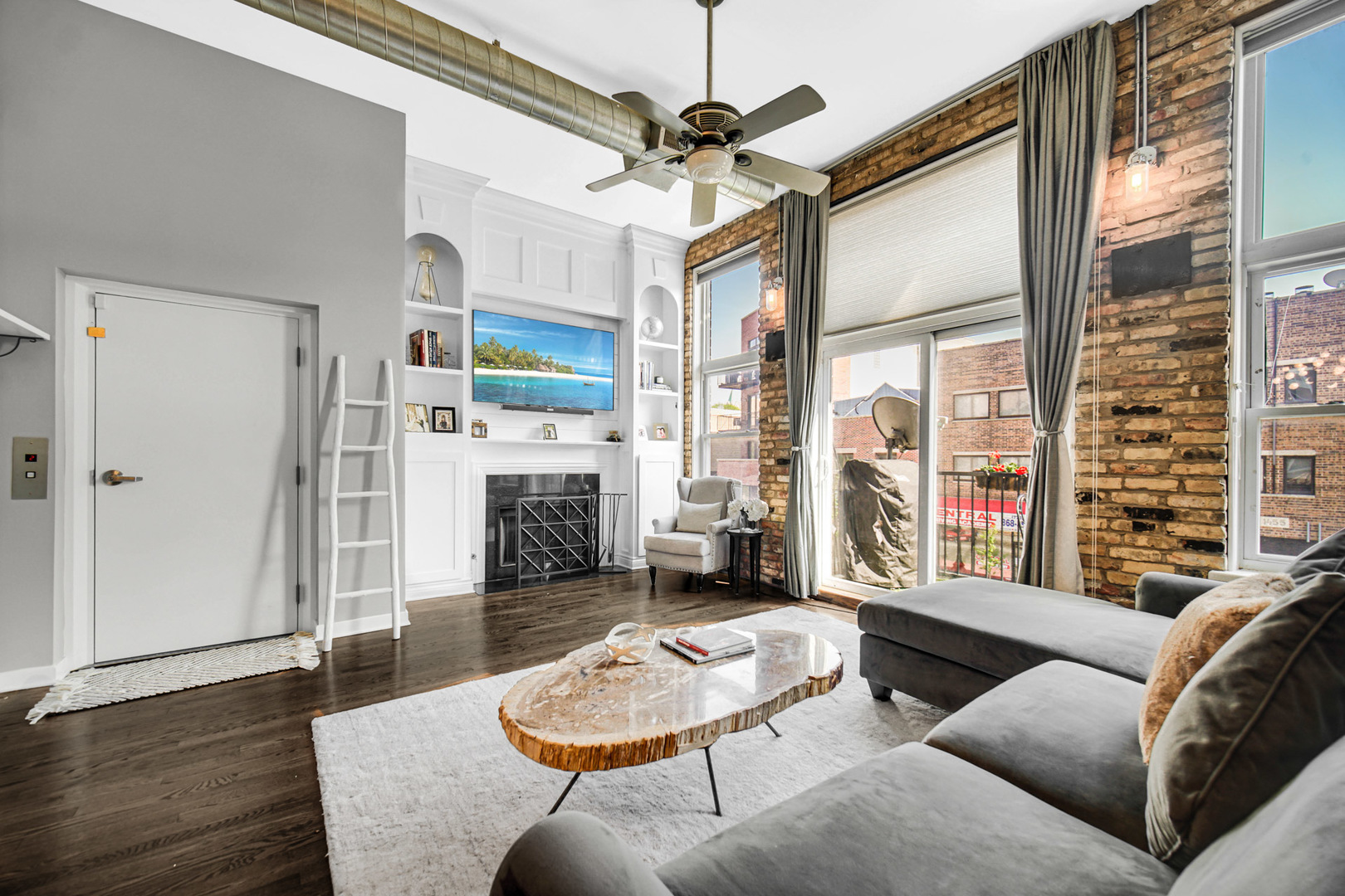 1454 W Fullerton Avenue Unit: 2
