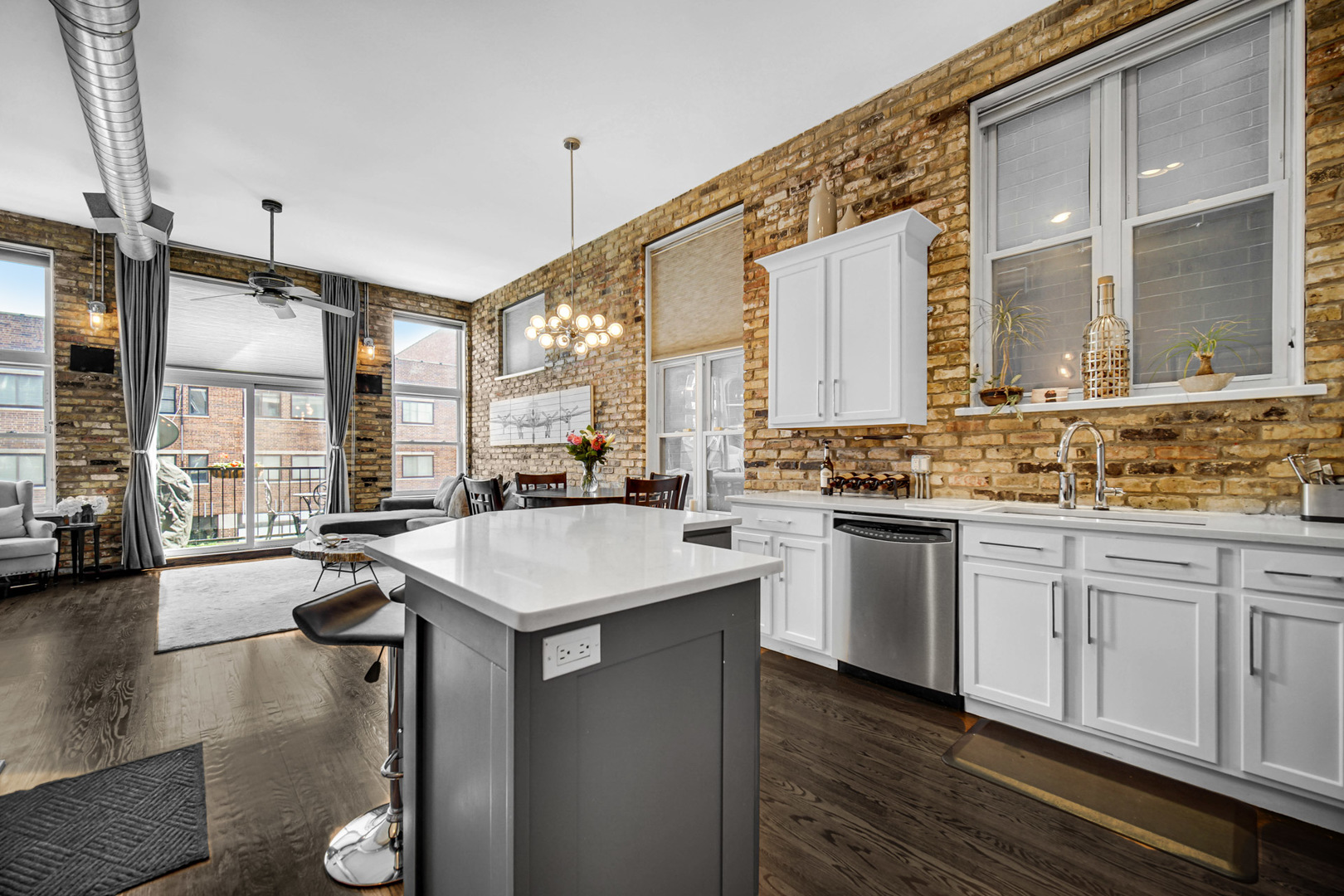 1454 W Fullerton Avenue Unit: 2
