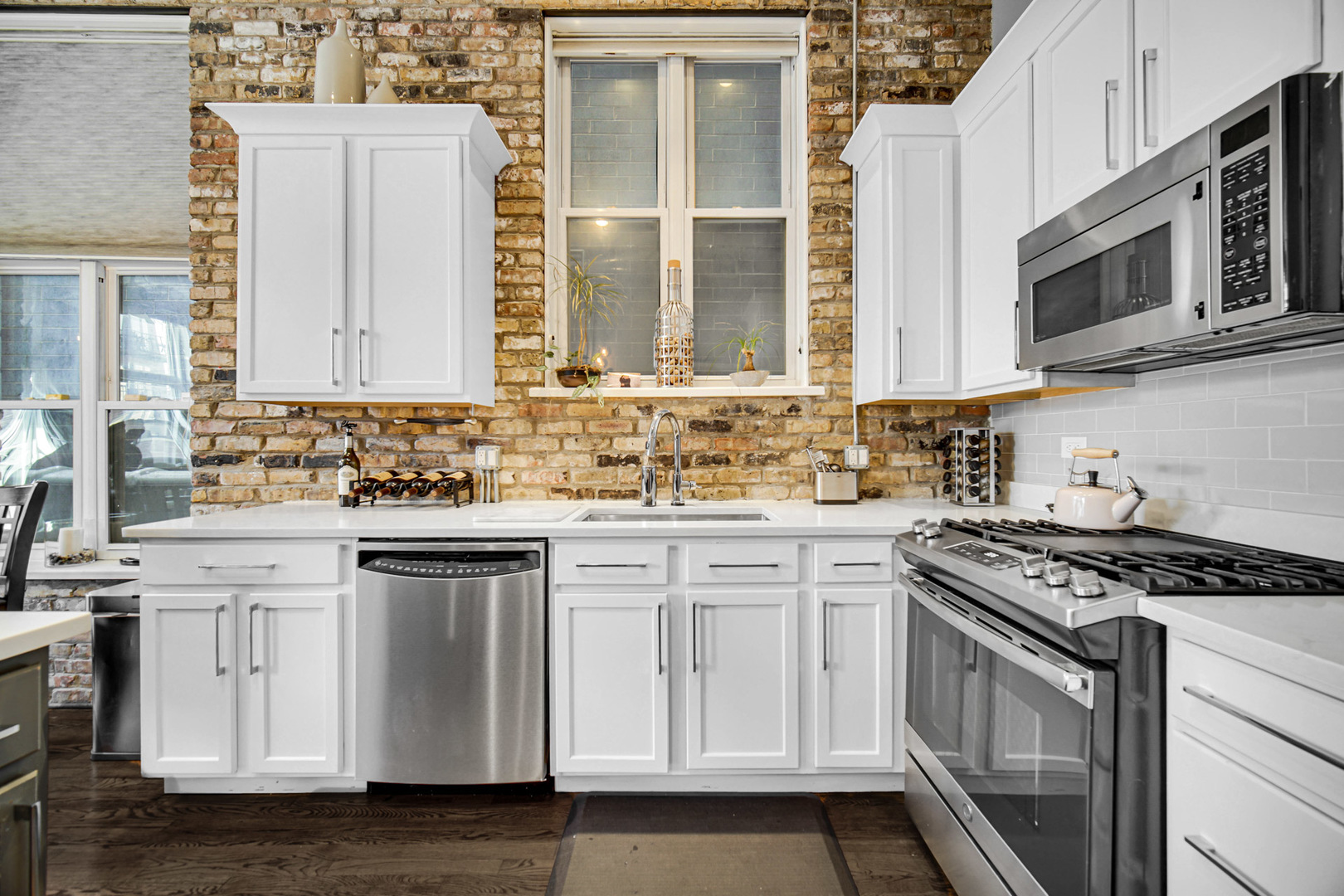 1454 W Fullerton Avenue Unit: 2