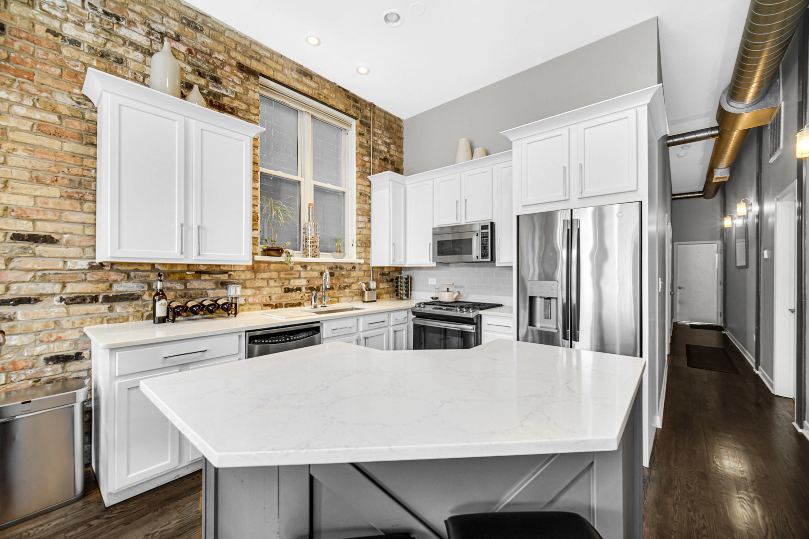 1454 W Fullerton Avenue Unit: 2
