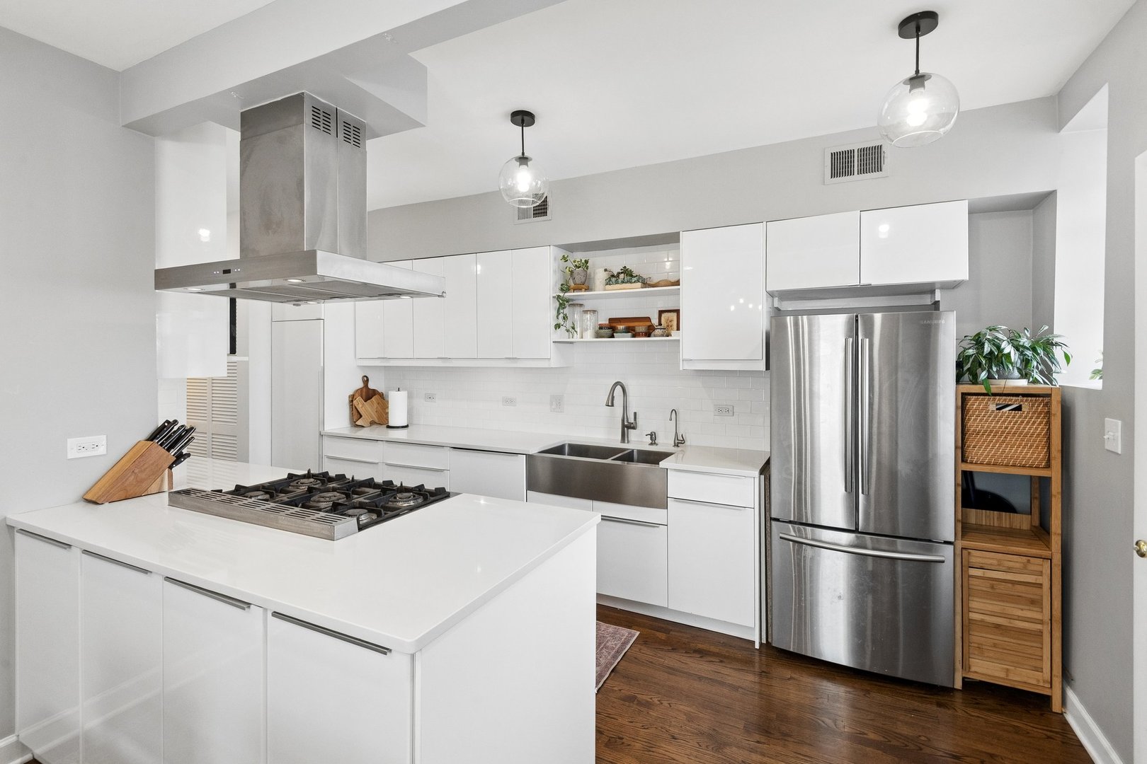 2747 N Spaulding Avenue Unit: 2