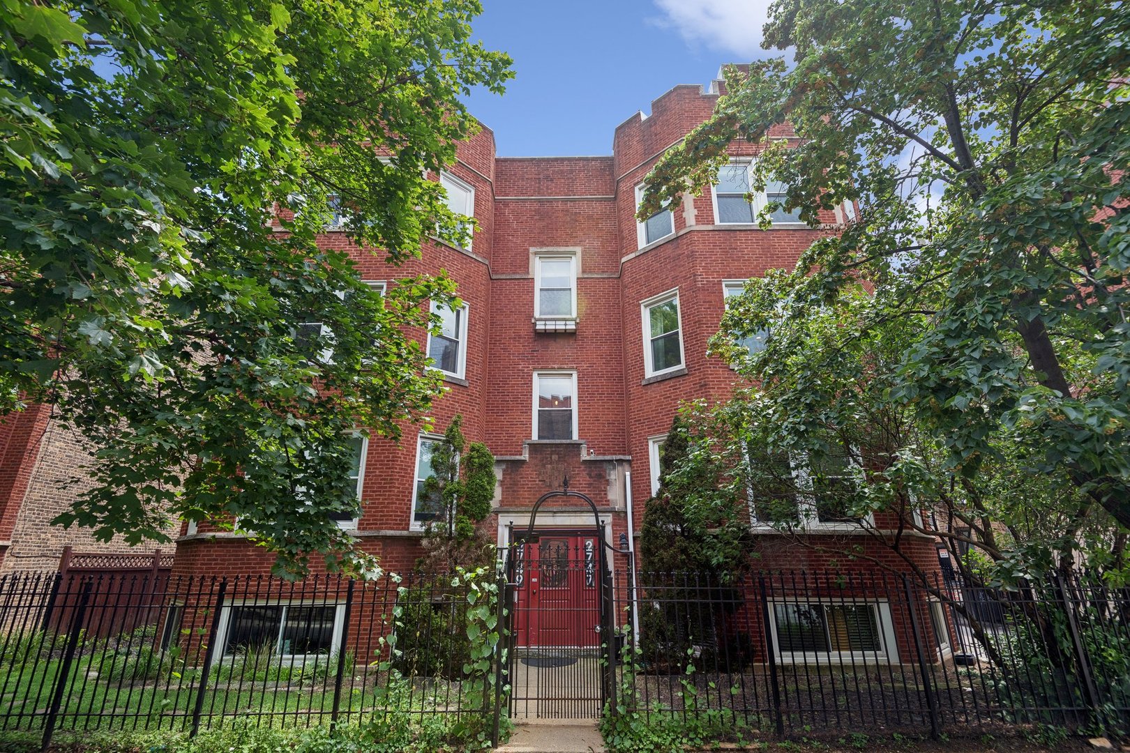 2747 N Spaulding Avenue Unit: 2