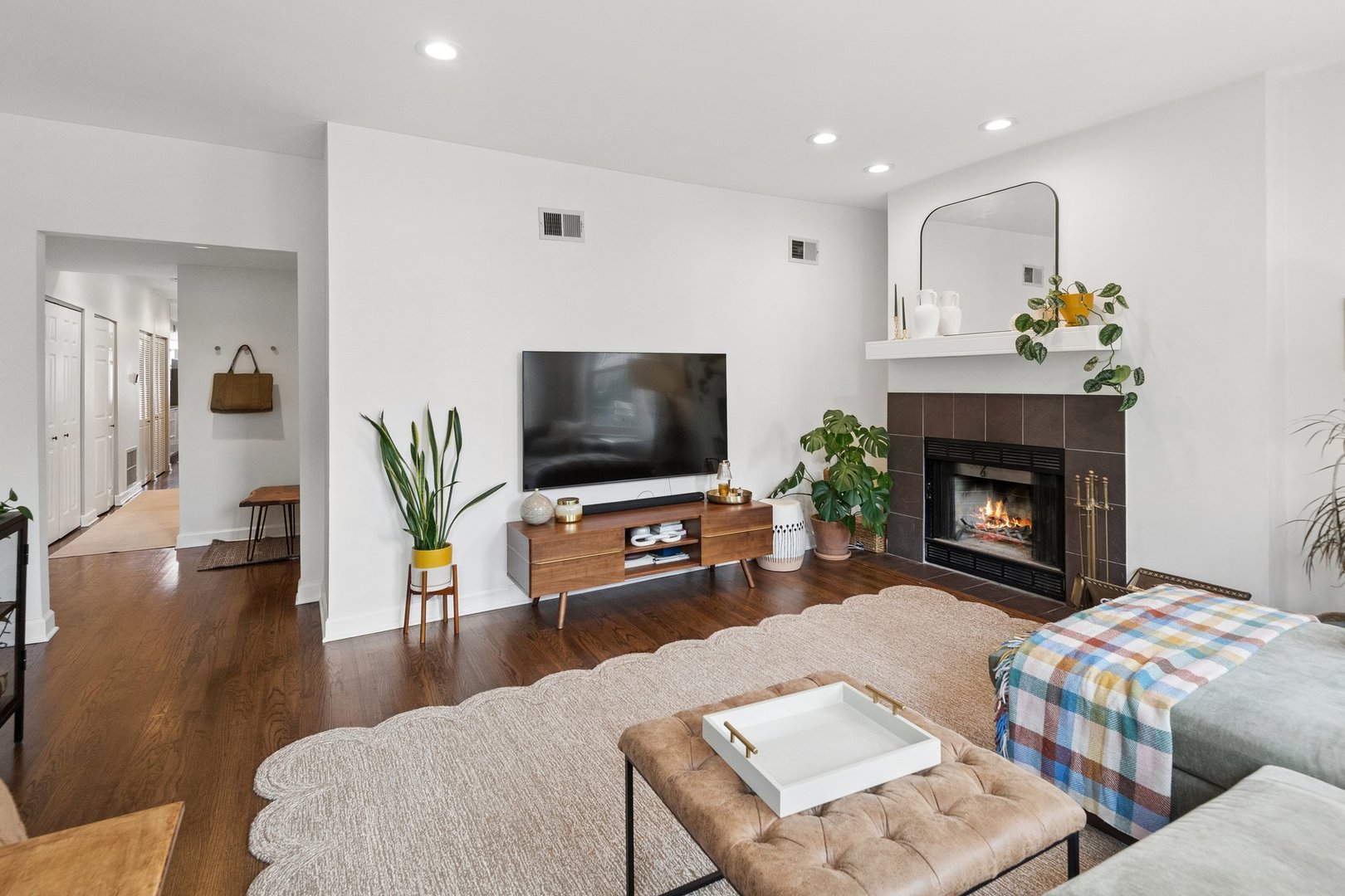 2747 N Spaulding Avenue Unit: 2