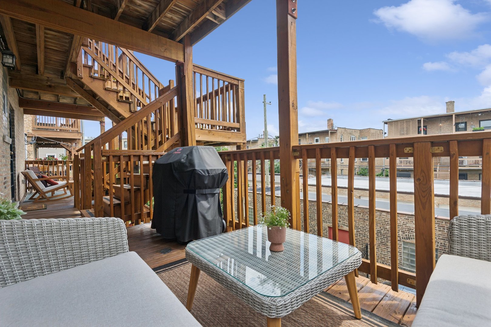 2747 N Spaulding Avenue Unit: 2