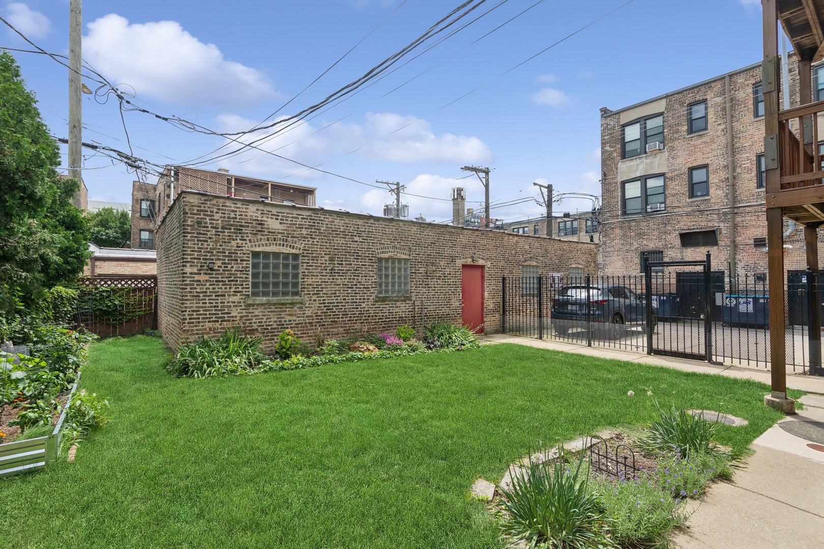 2747 N Spaulding Avenue Unit: 2