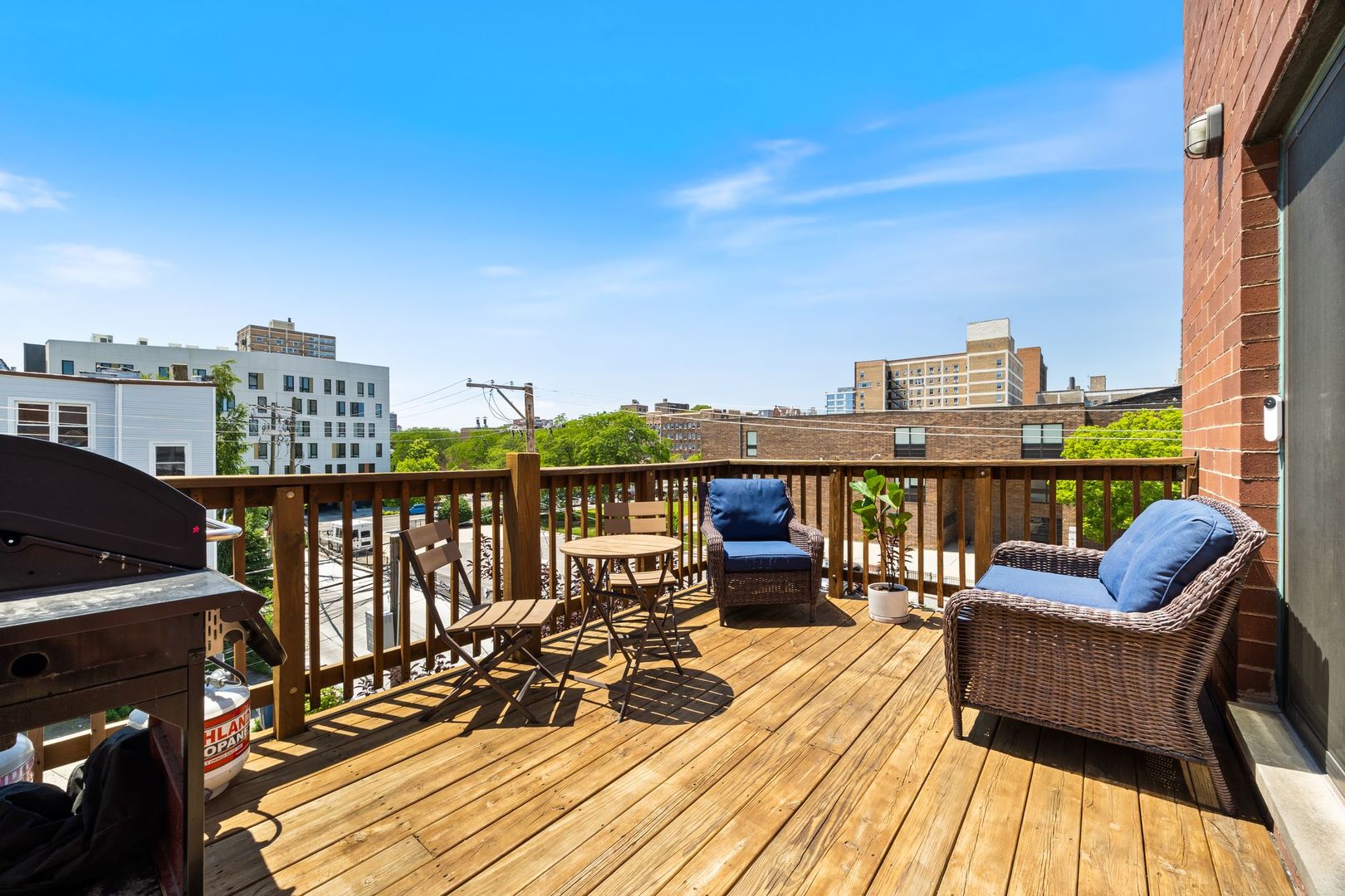 825 W Eastwood Avenue Unit: 3W