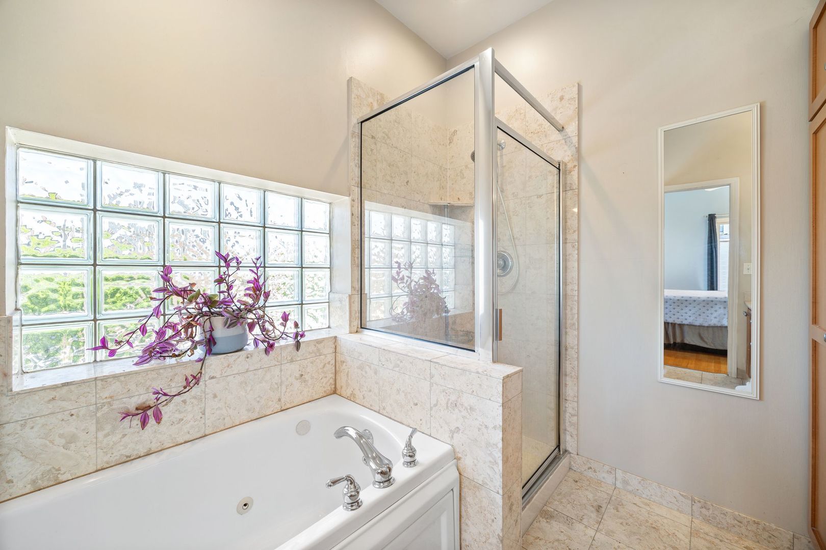 825 W Eastwood Avenue Unit: 3W