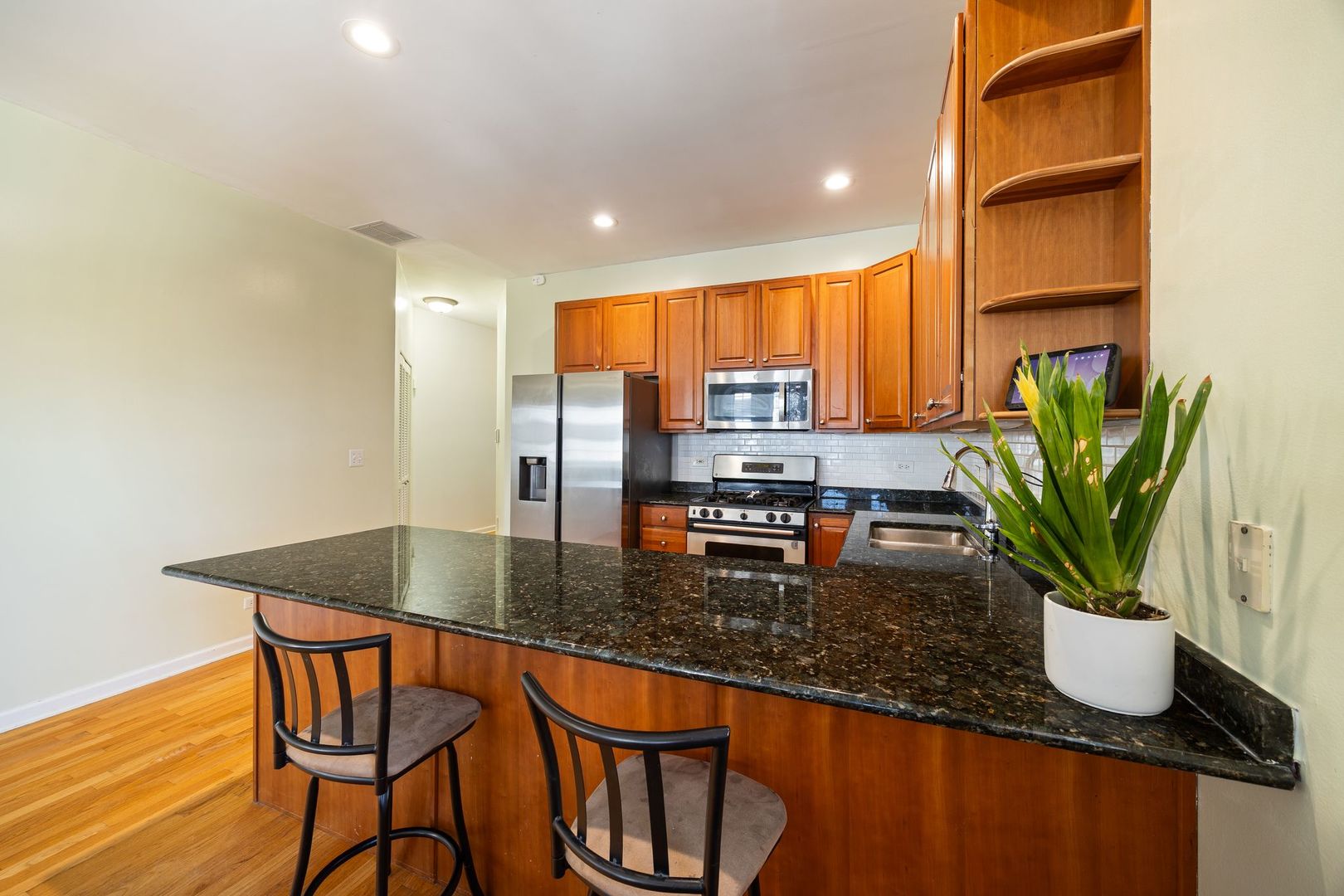 825 W Eastwood Avenue Unit: 3W