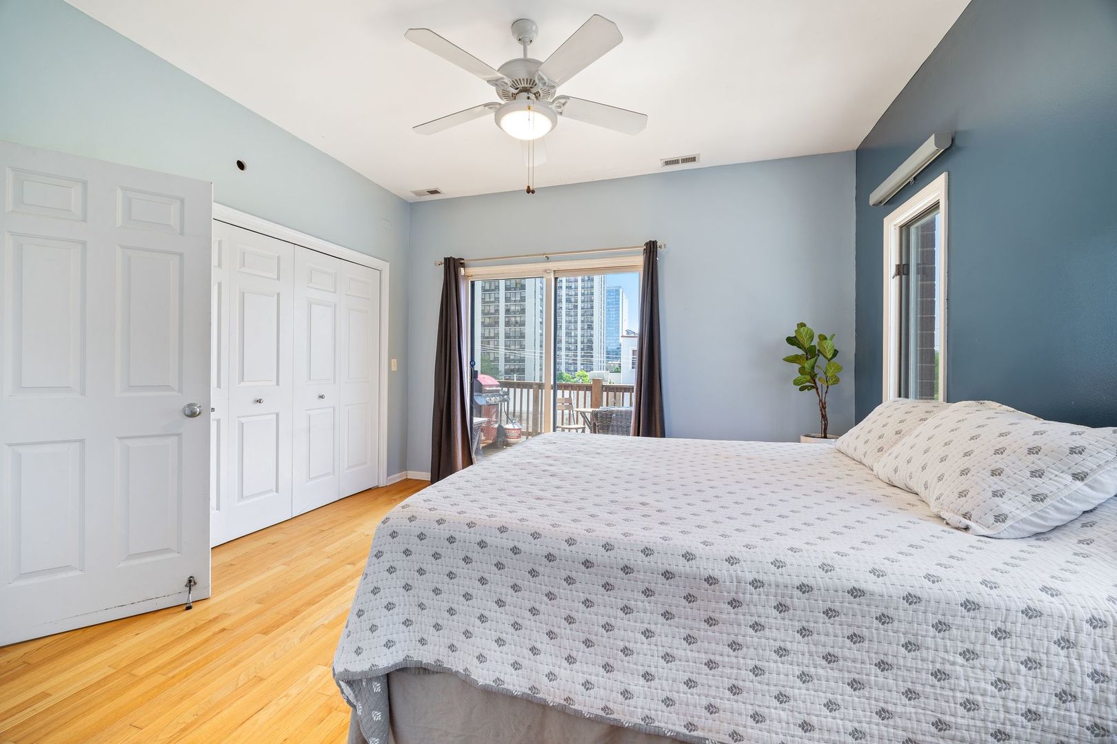 825 W Eastwood Avenue Unit: 3W