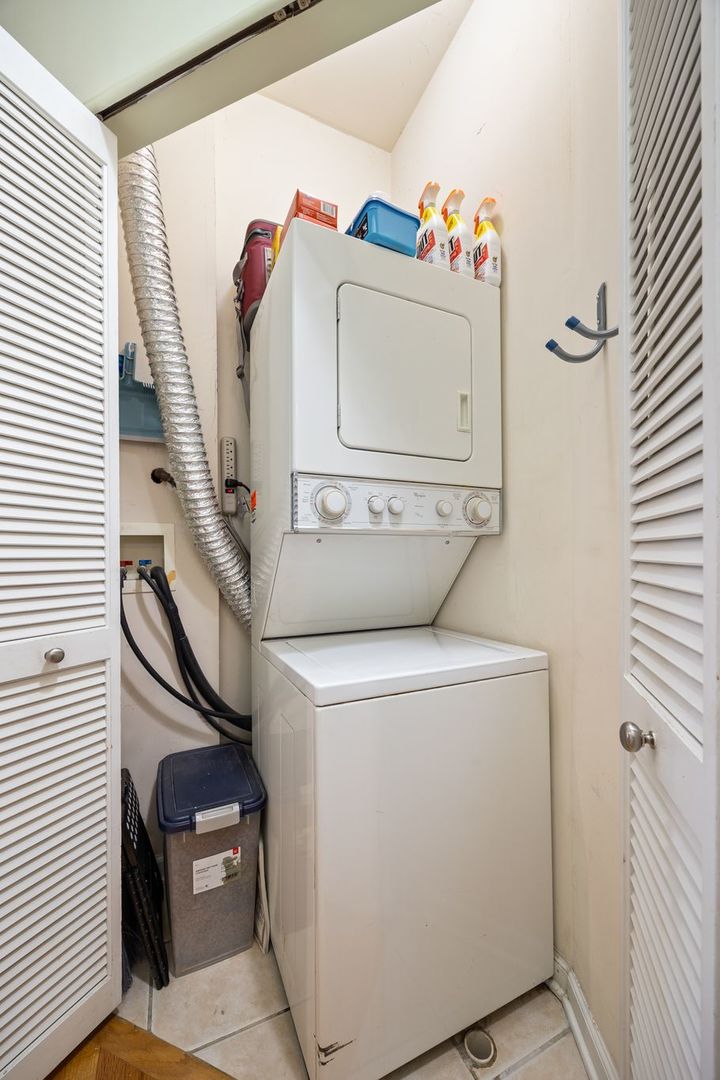 825 W Eastwood Avenue Unit: 3W