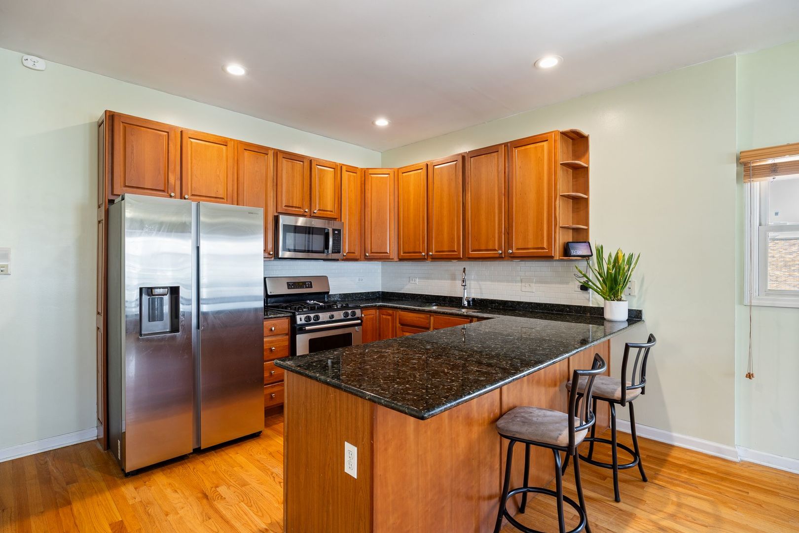 825 W Eastwood Avenue Unit: 3W