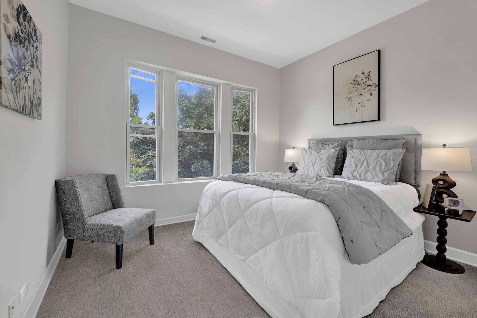 1457 W Thome Avenue Unit: 2