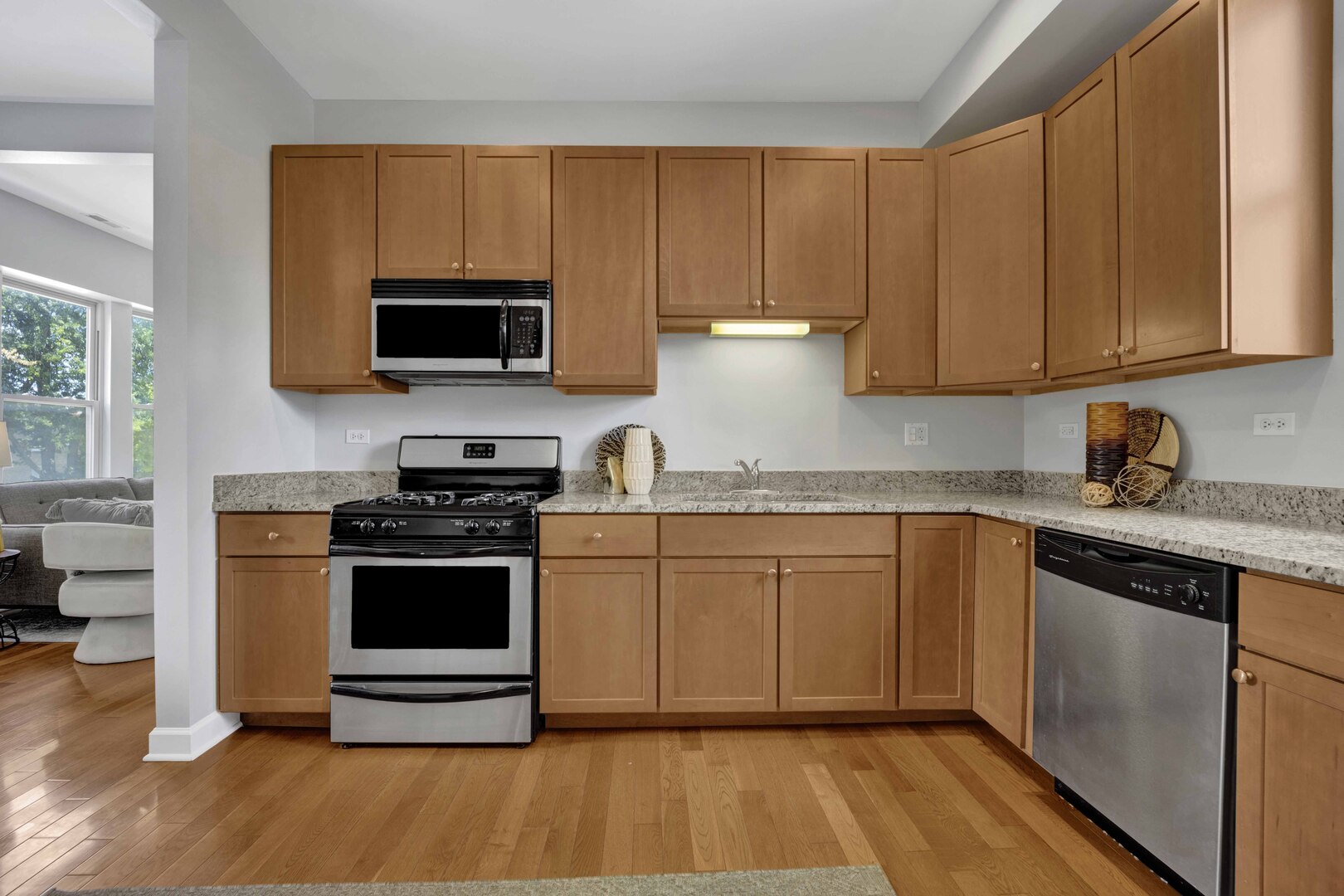 1457 W Thome Avenue Unit: 2
