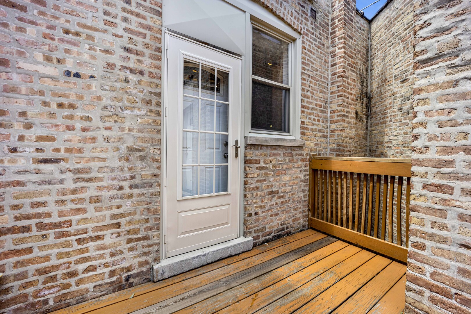 1457 W Thome Avenue Unit: 2