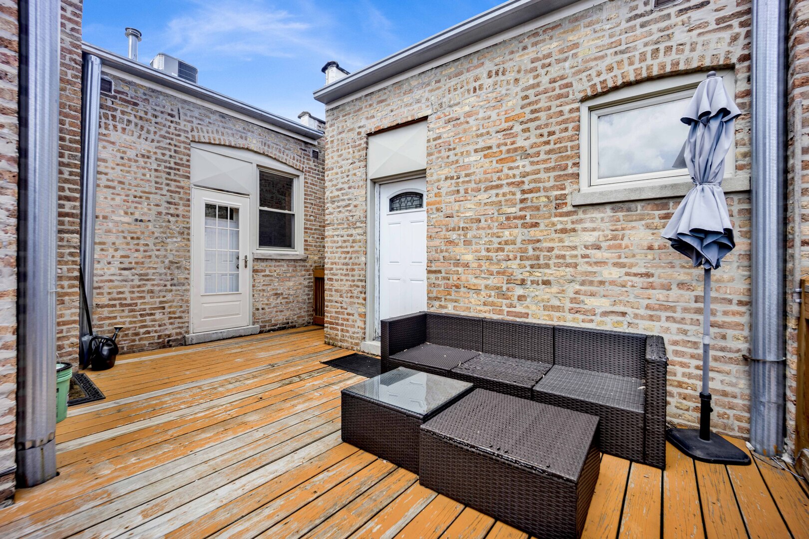 1457 W Thome Avenue Unit: 2