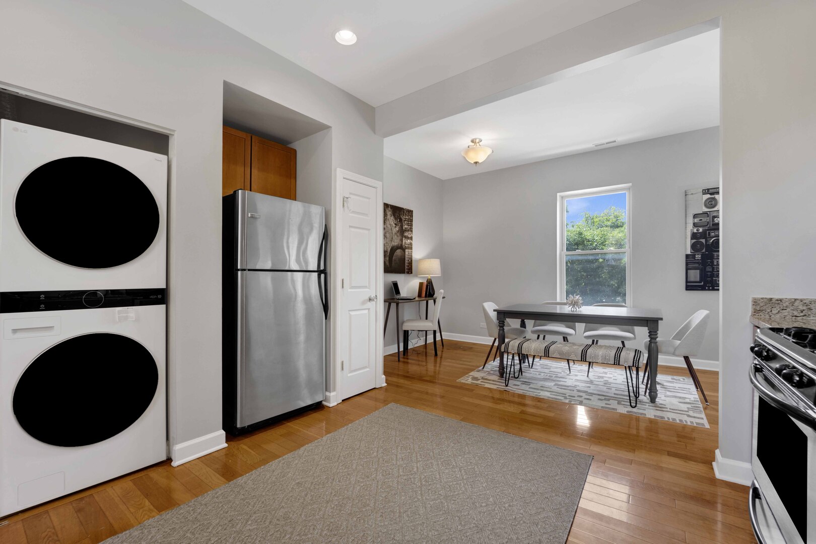 1457 W Thome Avenue Unit: 2