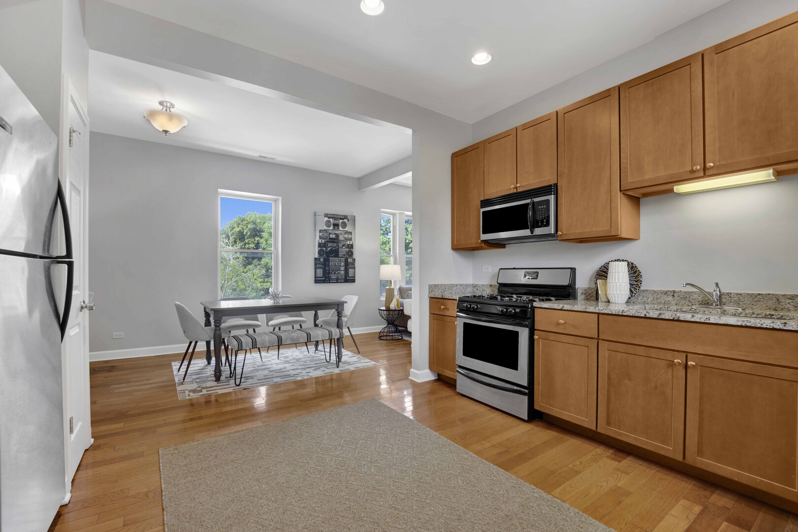 1457 W Thome Avenue Unit: 2
