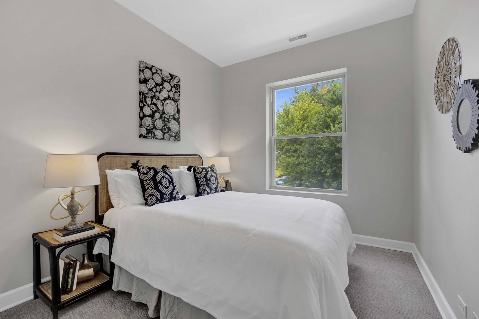 1457 W Thome Avenue Unit: 2