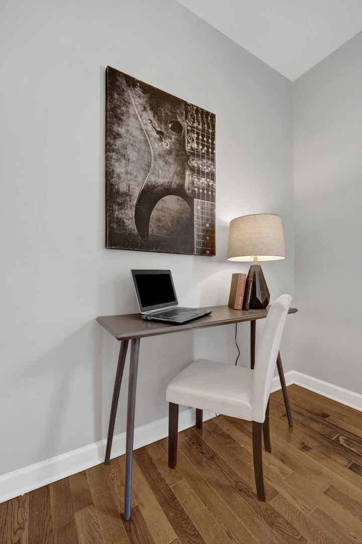 1457 W Thome Avenue Unit: 2