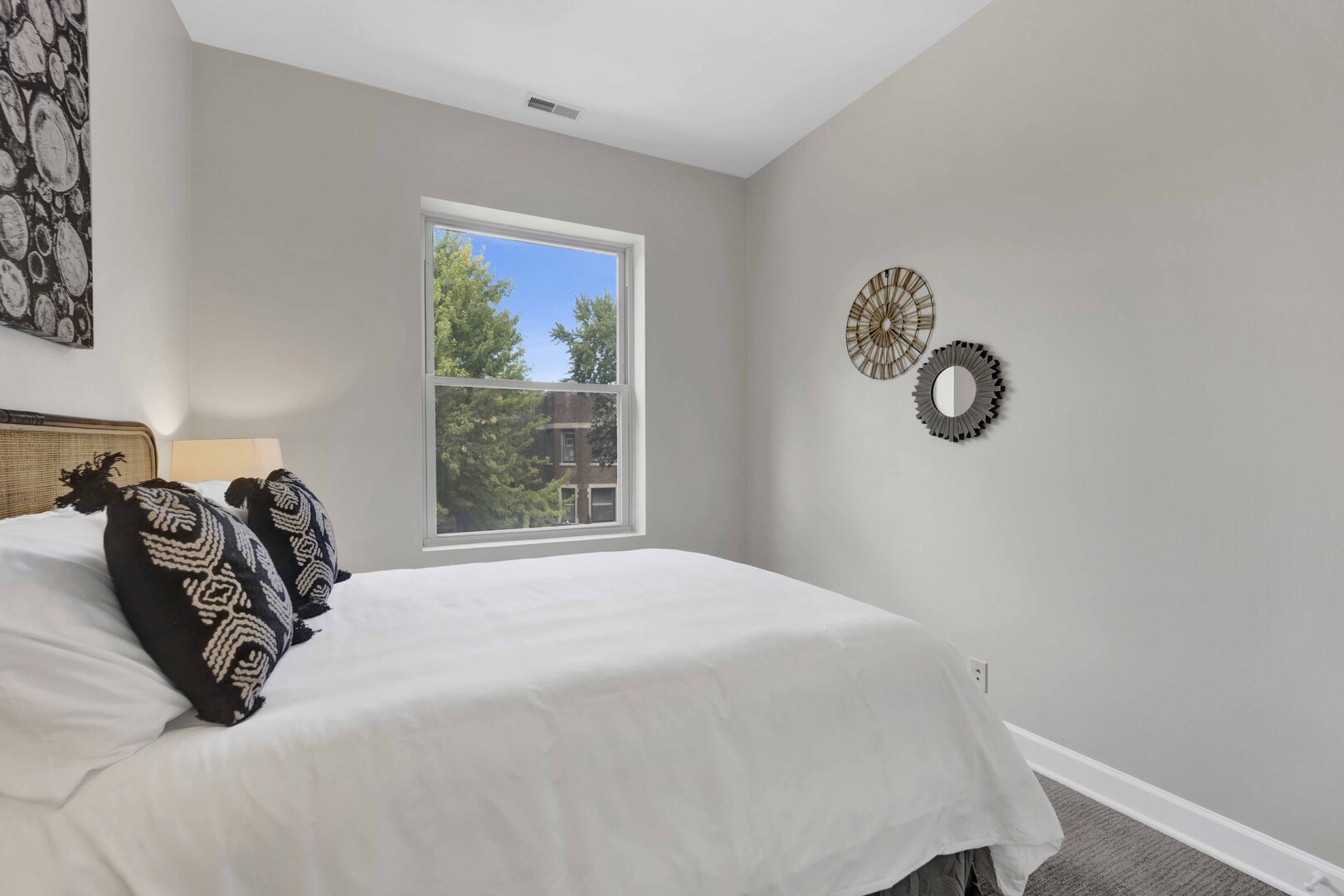 1457 W Thome Avenue Unit: 2