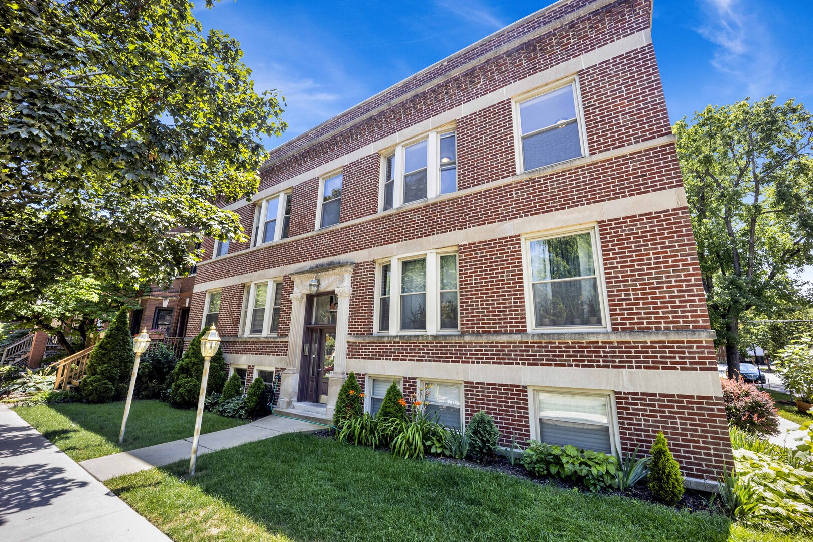 1457 W Thome Avenue Unit: 2