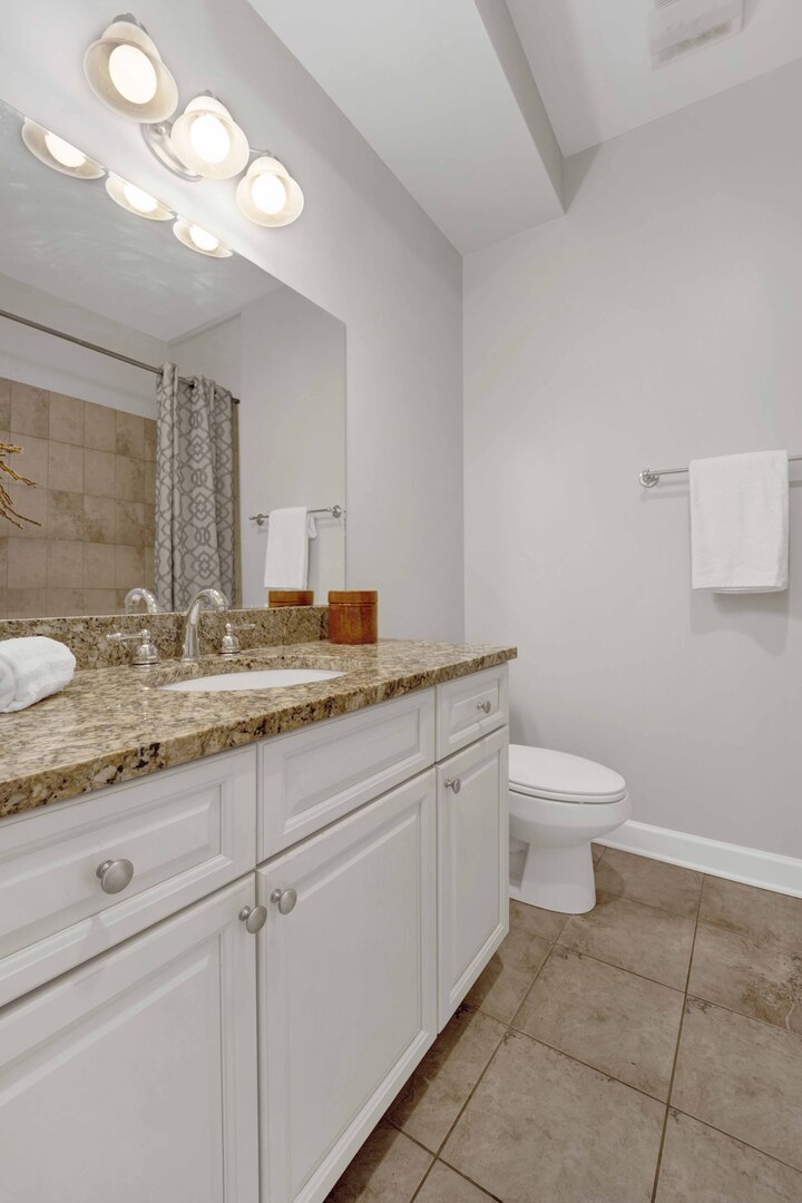 1457 W Thome Avenue Unit: 2