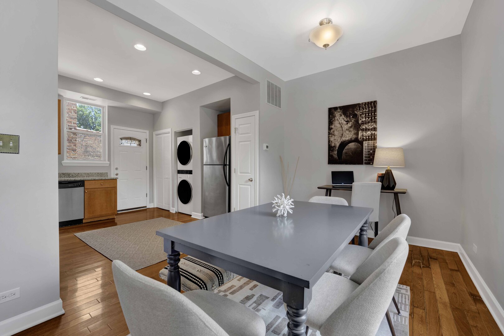 1457 W Thome Avenue Unit: 2