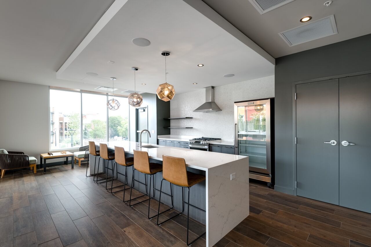 1743 N LEAVITT Street Unit: 305